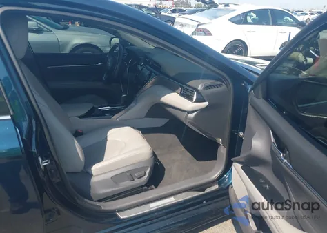 2018 Toyota Camry Xse z USA, uszkodzony, nr VIN 4T1B61HK4JU638986